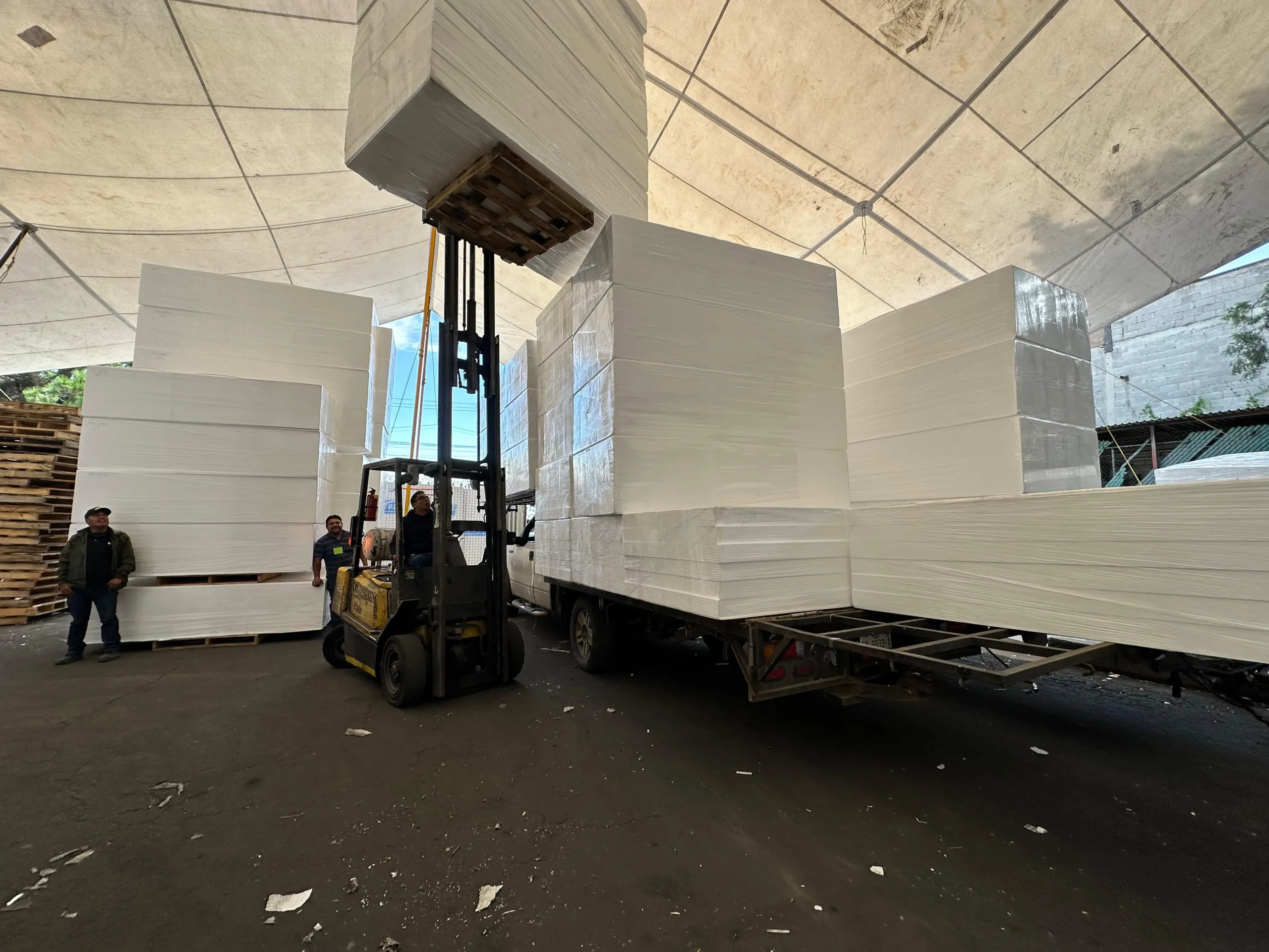 Carga de material EPS